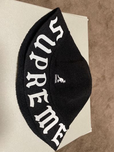 Supreme / Kangol® Bermuda Casual Hat "Black"
