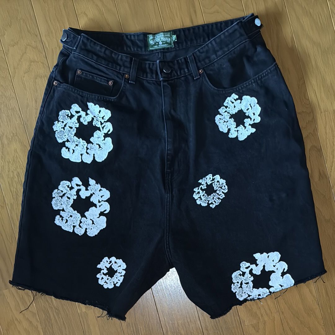 DENIM TEARS The Cotton Wreath Jean Short "Black"