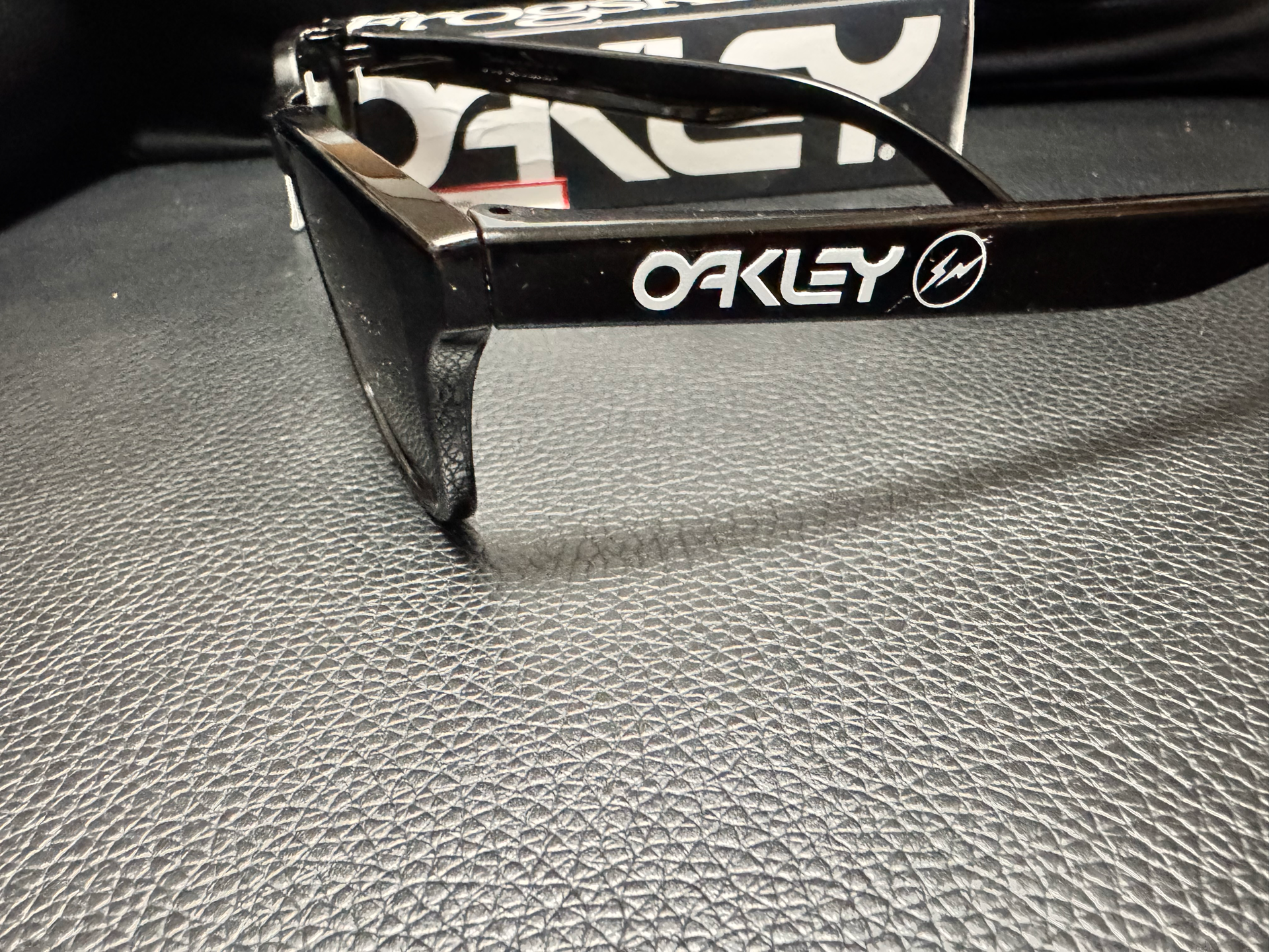 FRAGMENT x OAKLEY Frogskins Polished Black w/Prizm Grey "Vivid Blue"