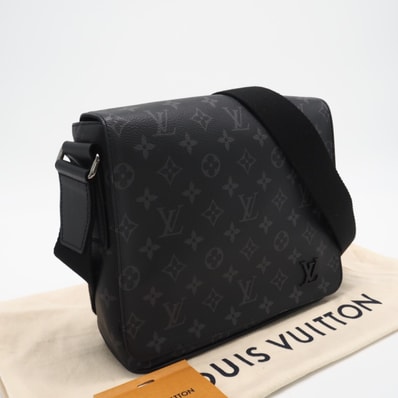 美品 LOUIS VUITTON ルイ・ヴィトン モノグラム エクリプス ディストリクト PM NV2 M45272 ショルダーバッグ ブラック グレー レザー メンズ
