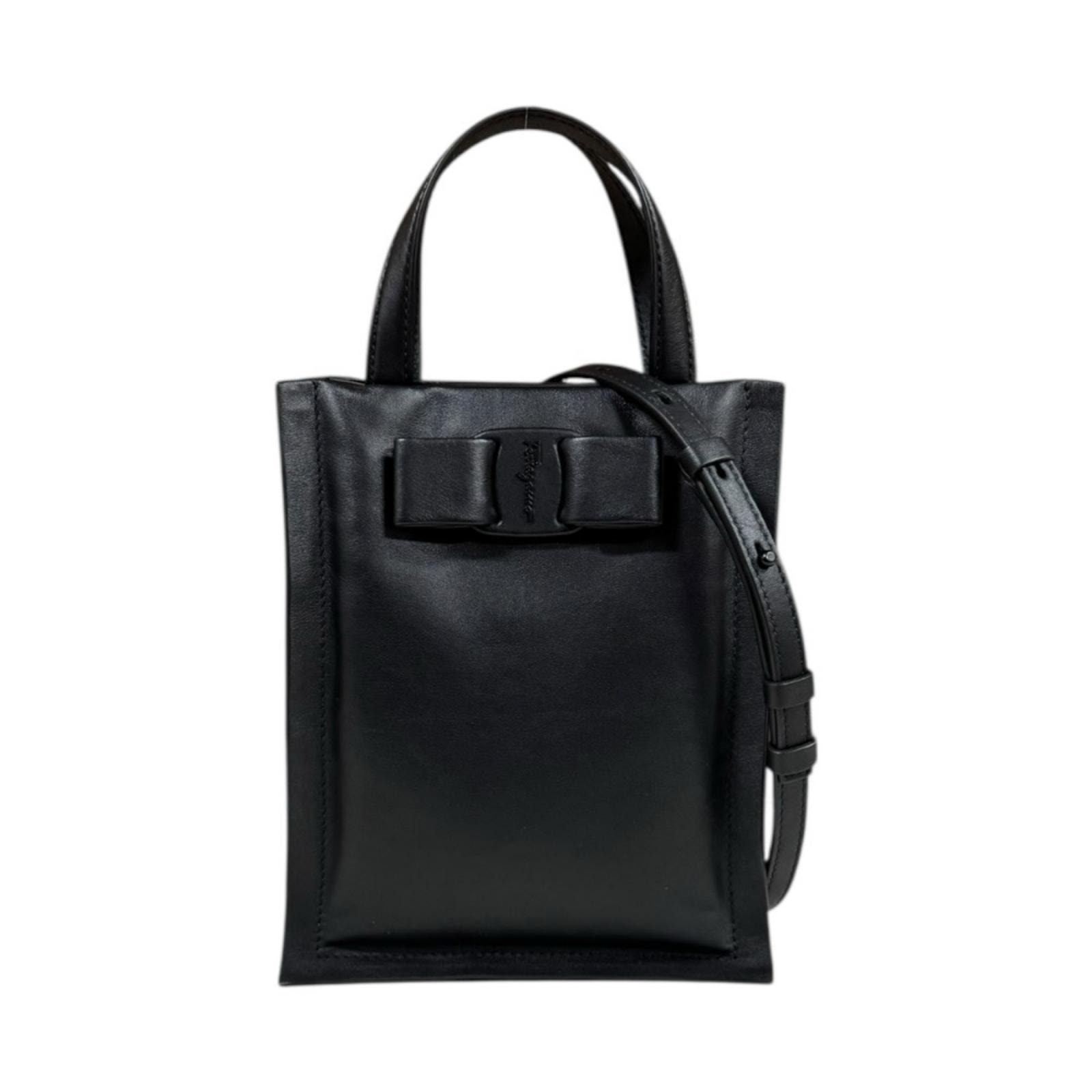 サルヴァトーレフェラガモ ビバ ミニ バッグ ショルダーバッグ レザー 212988 ブラック レディース Salvatore Ferragamo  中古