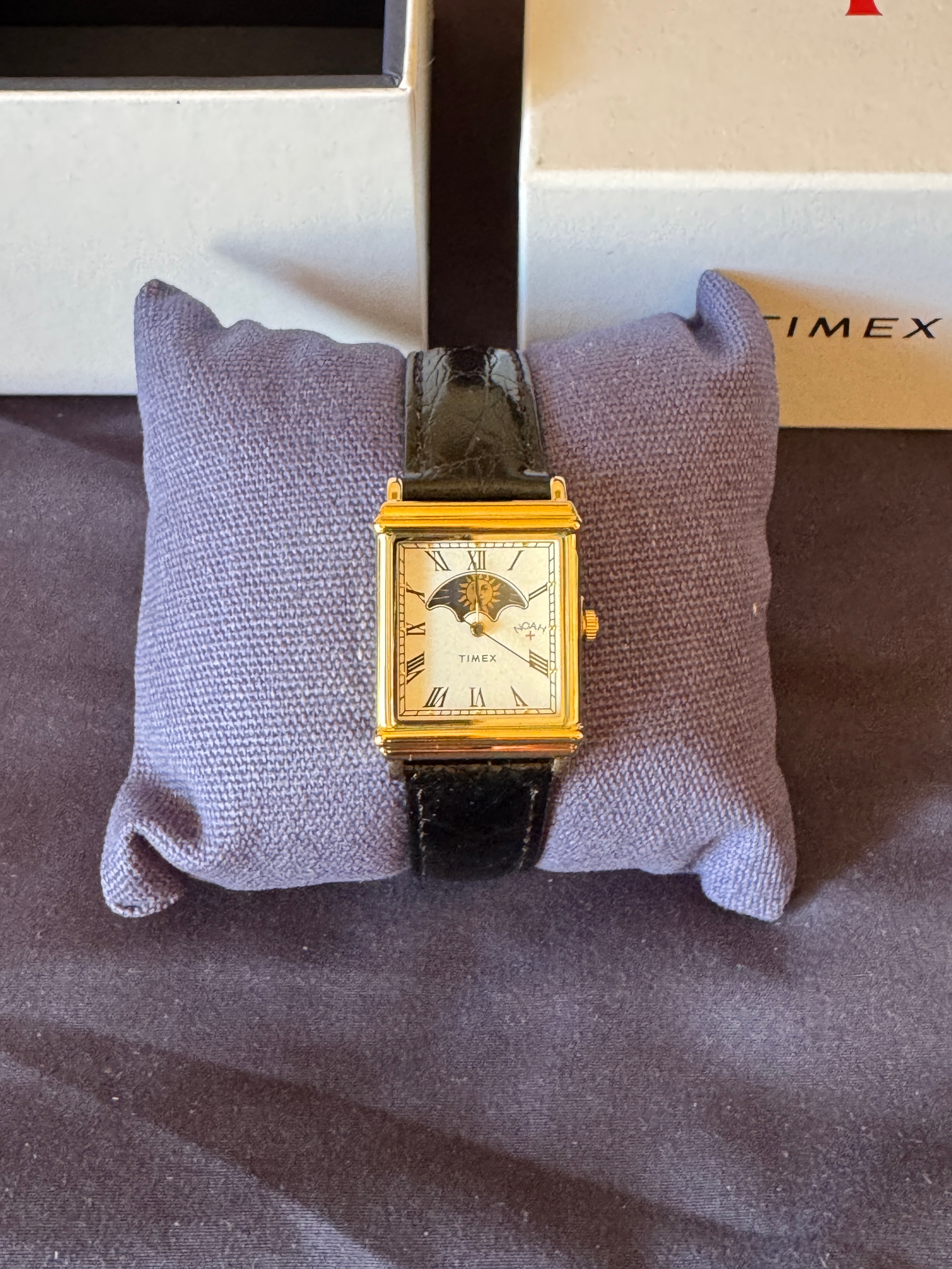 Noah x Timex Sun and Moon Watch "Black" TW2W72800