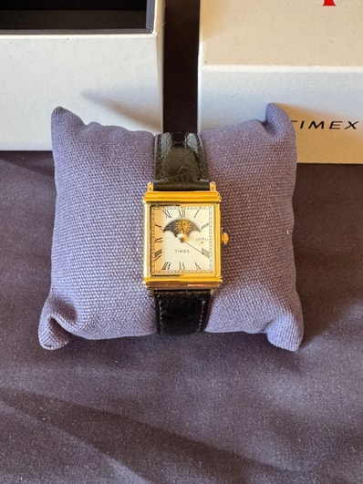 Noah x Timex Sun and Moon Watch "Black" TW2W72800