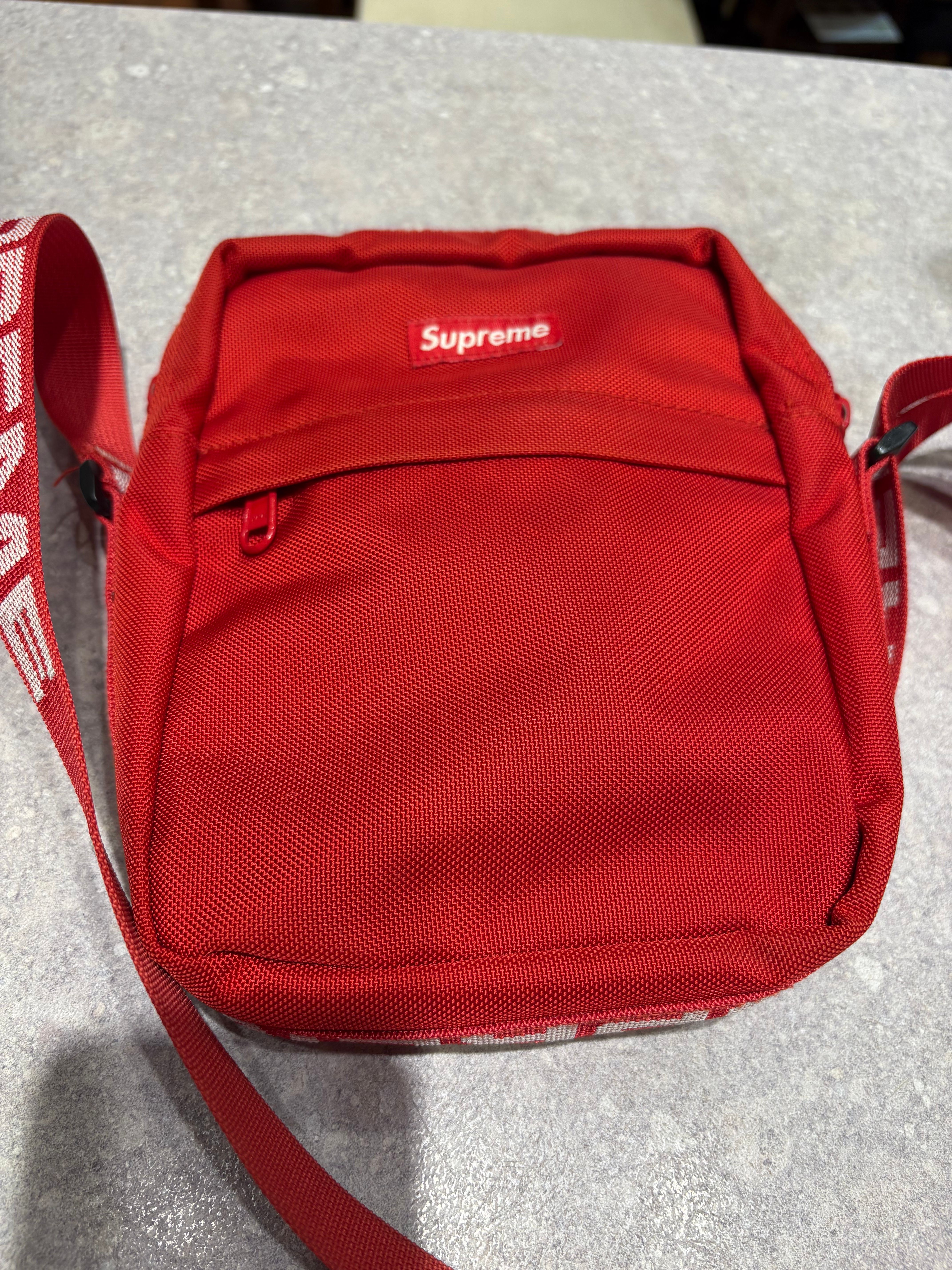 Supreme 18SS Shoulder Bag 
