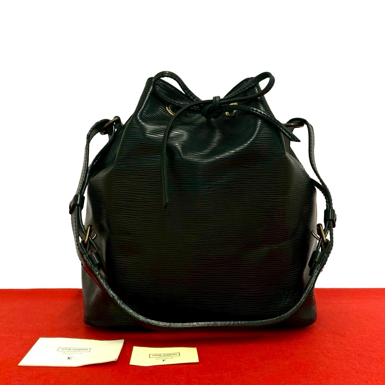 LOUIS VUITTON ルイヴィトン プチノエ エピ レザー ショルダーバッグ ブラック
 26221