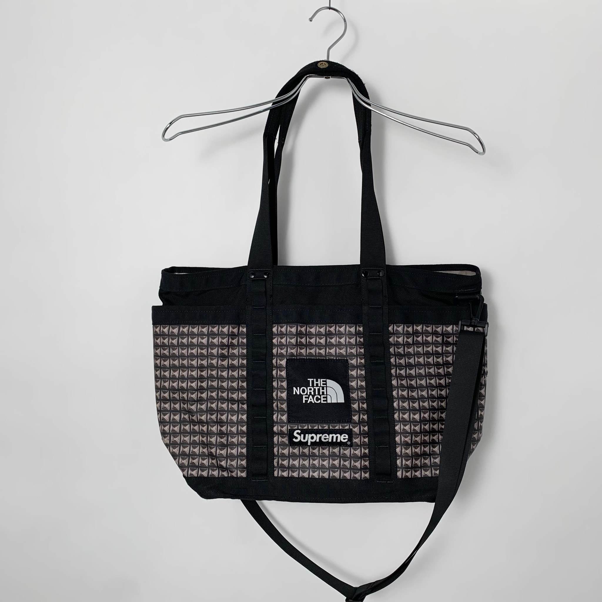 Supreme x The North Face Studded Explore Utility Tote. 17L. "Black" NM82125I