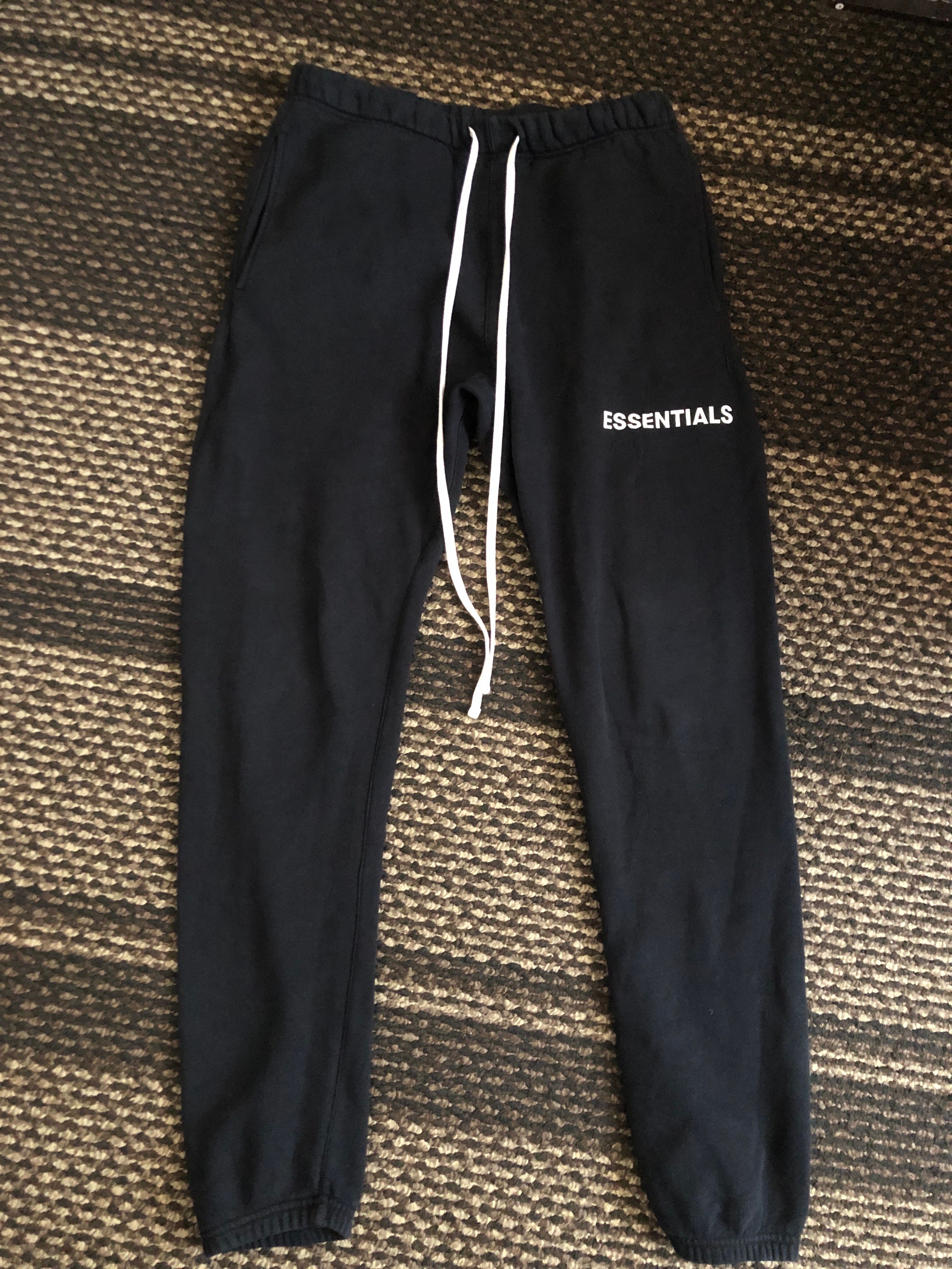 FEAR OF GOD Essentials Graphic Sweatpants "Black"