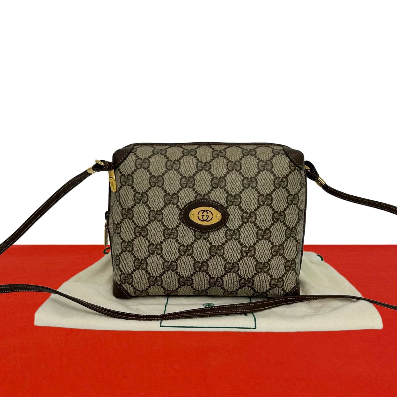 GUCCI グッチ GG ロゴ 金具 PVC レザー ショルダーバッグ ブラウン
 24340