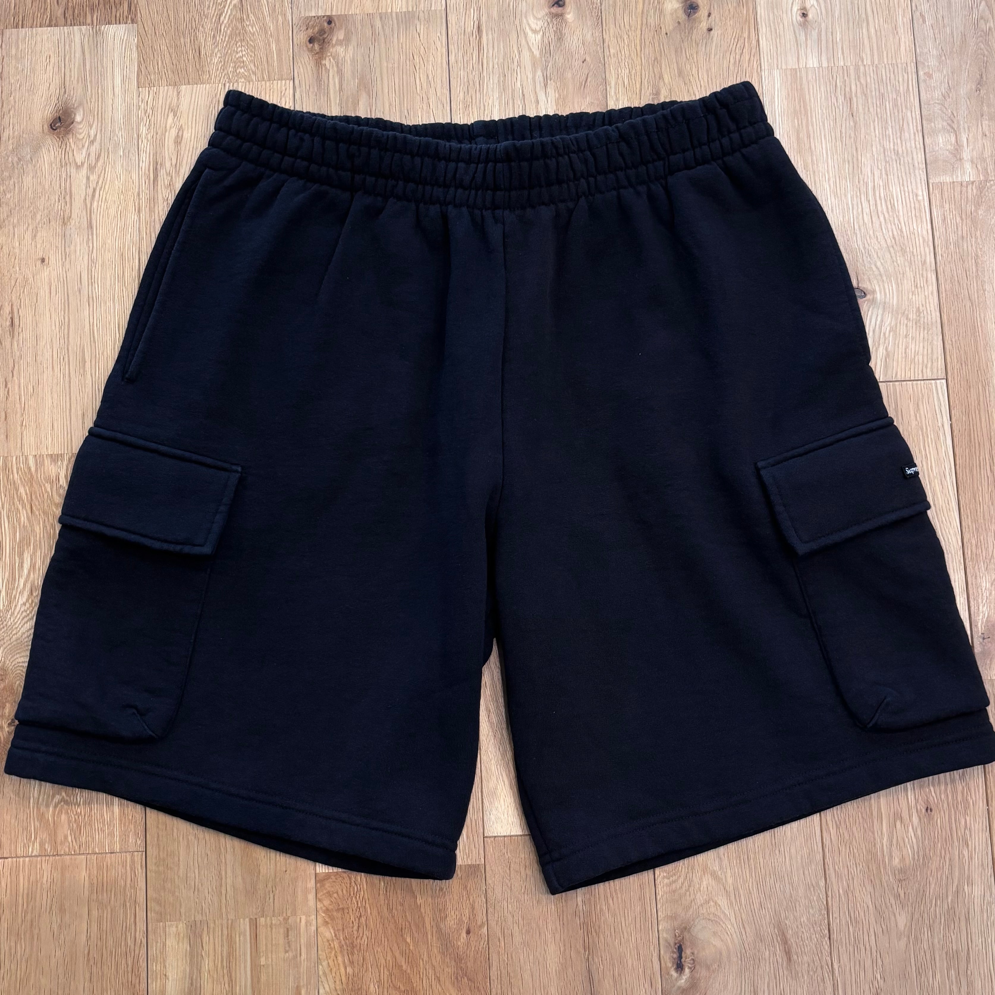 Supreme Small Box Baggy Cargo Sweatshort "Black"