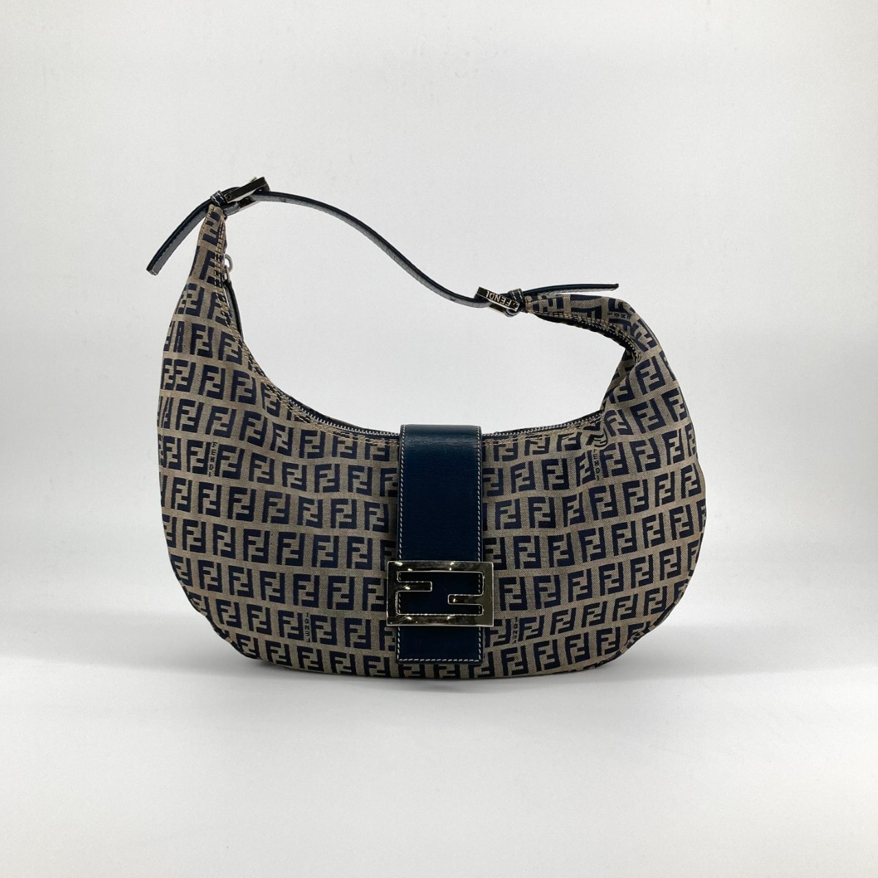 FENDI(フェンディ) ズッキーノ ハーフムーン ショルダーバッグ ブラック