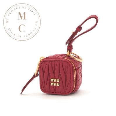 ミュウミュウ MIUMIU キーケース キーアクセサリー レザー レッド ロゴ バッグチャーム キーホルダー ミニポーチ