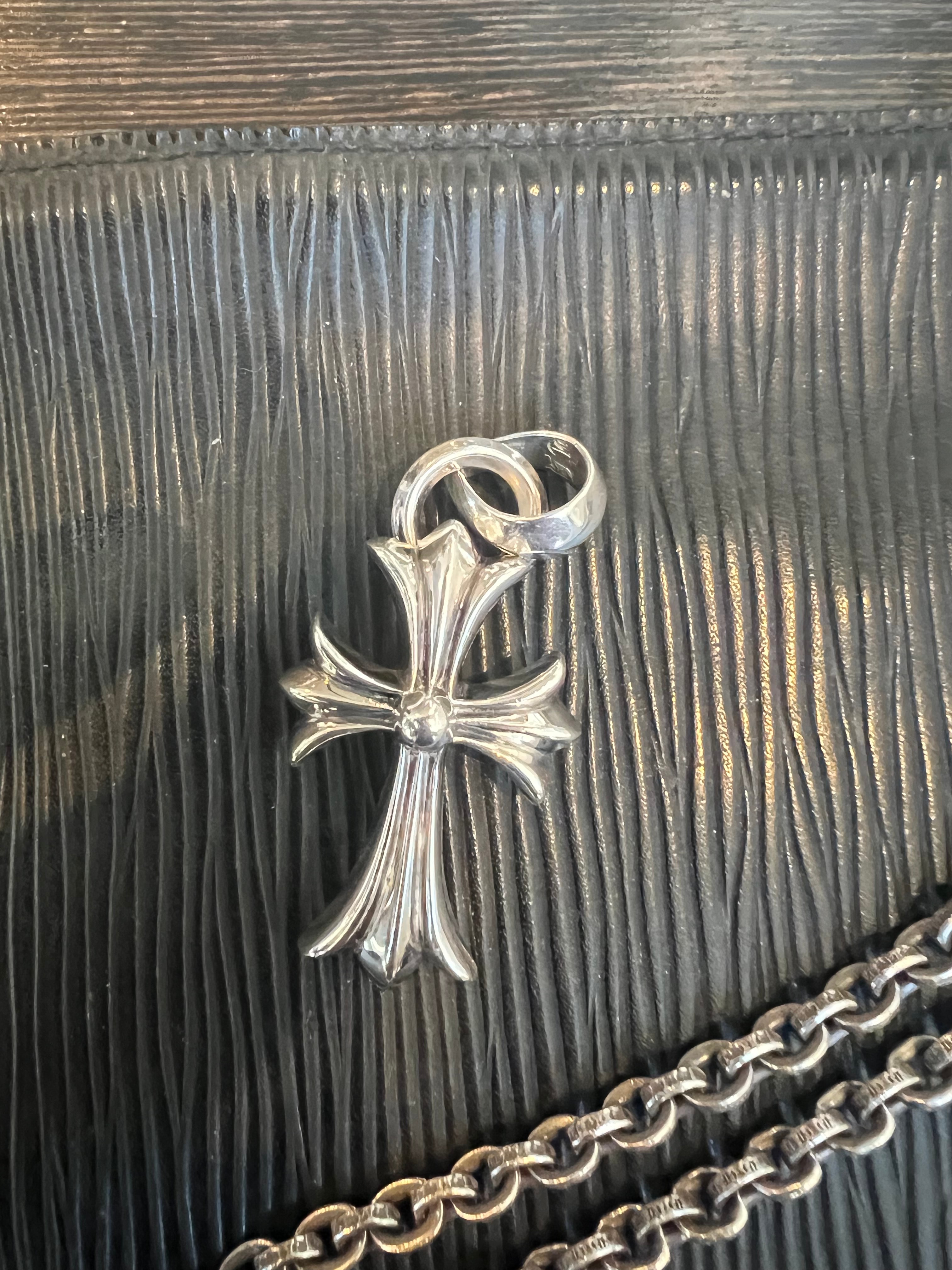 Chrome Hearts CH Cross Small W Bale "Silver"