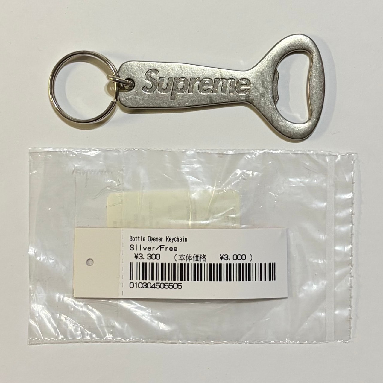【値下げ】supreme 栓抜き　ネックレス SUPREME Bottle Opener Lanyard ストラップ 栓抜き - メルカリ