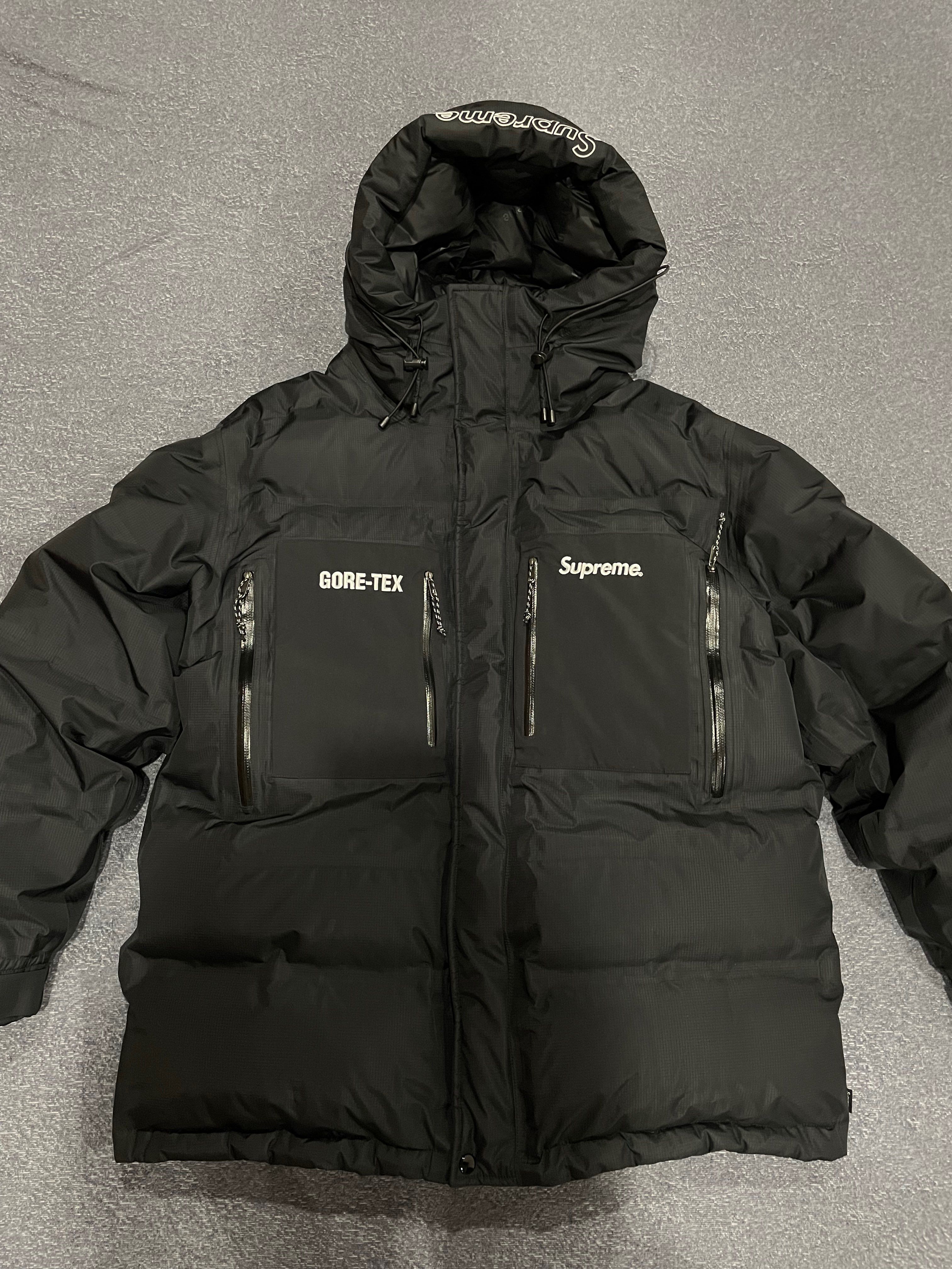 Supreme GORE-TEX 700-Fill Down Parka "Black"