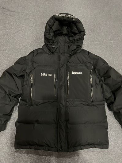 Supreme GORE-TEX 700-Fill Down Parka "Black"
