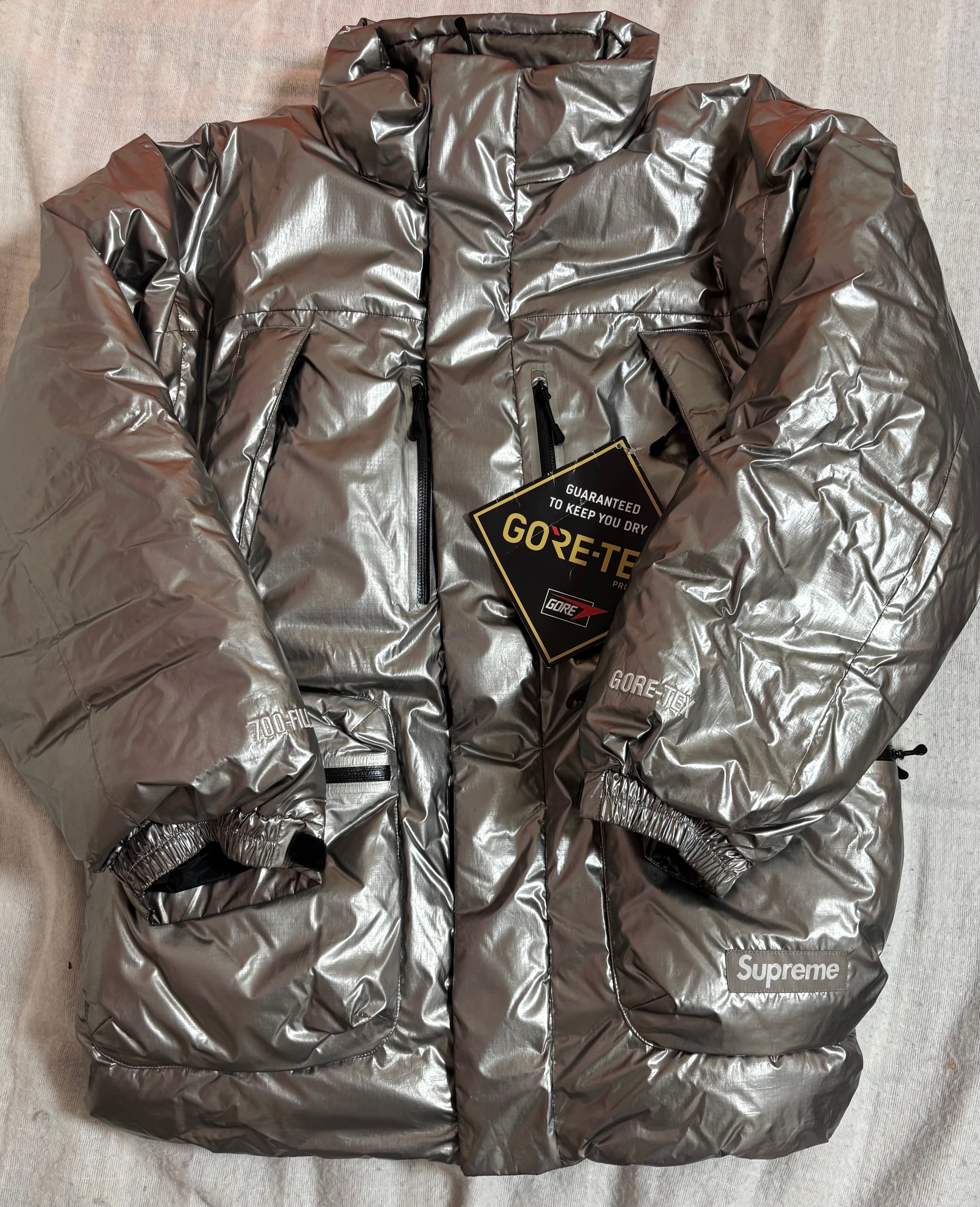 Supreme GORE TEX 700 Fill Down Parka "Silver"