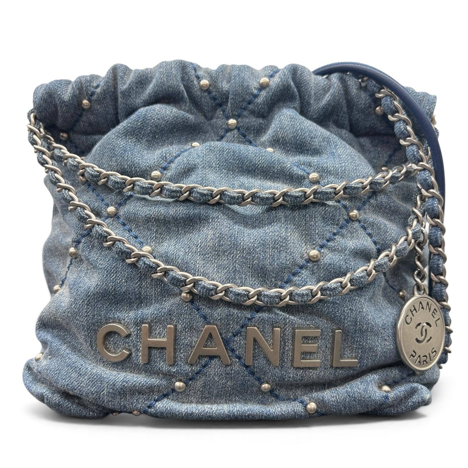 CHANEL 極美品 シャネル22 2way ミニハンドバッグ チェーンショルダーバッグ AS3980 デニム レザー シリアルプレート ブルー シルバー金具 スタッズ ホーボーバッグ ポシェット 巾着 ココマーク Aランク 鑑定済 中古 シャネルバッグ