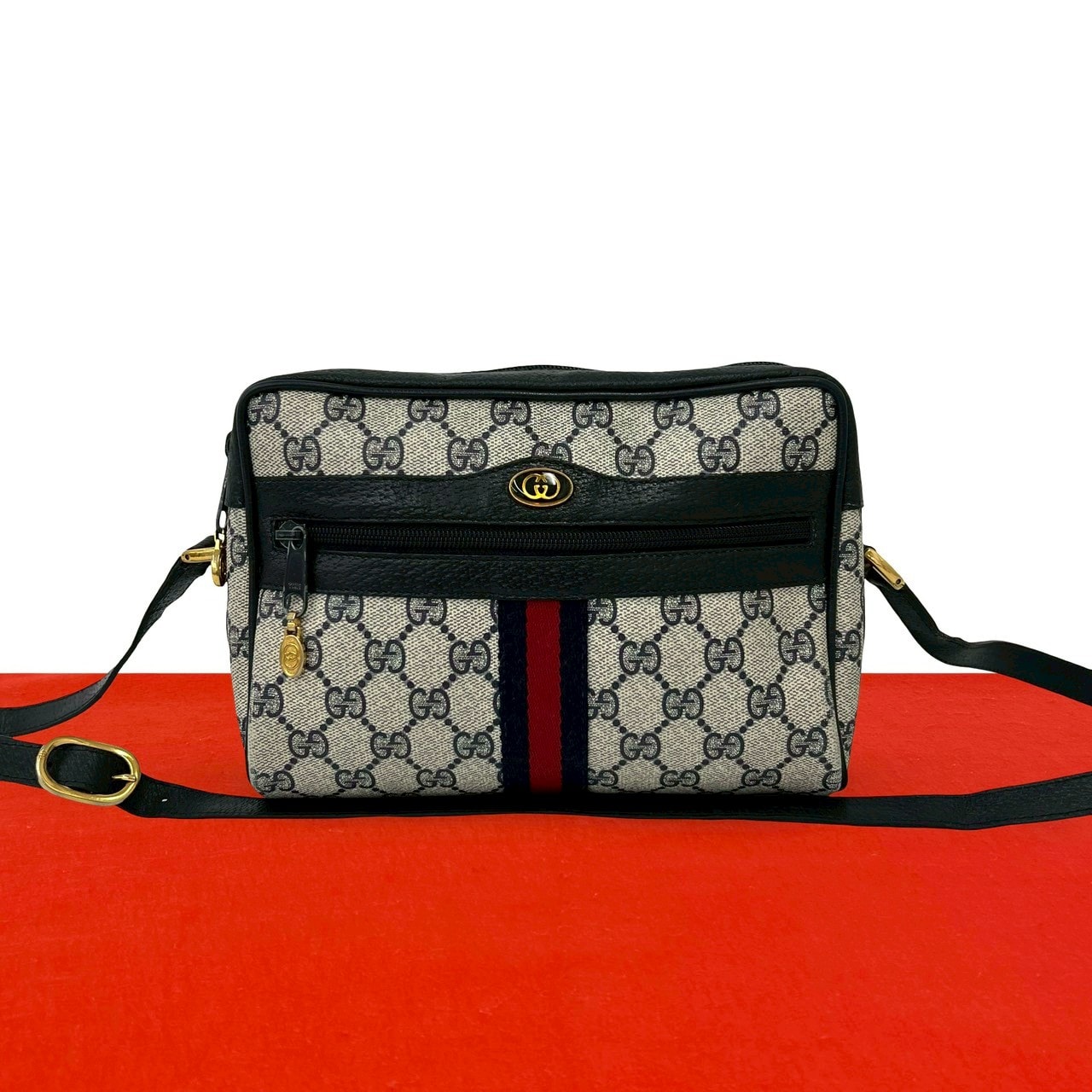 GUCCI グッチ シェリーライン GG ロゴ 金具 レザー PVC ショルダーバッグ ネイビー
84474