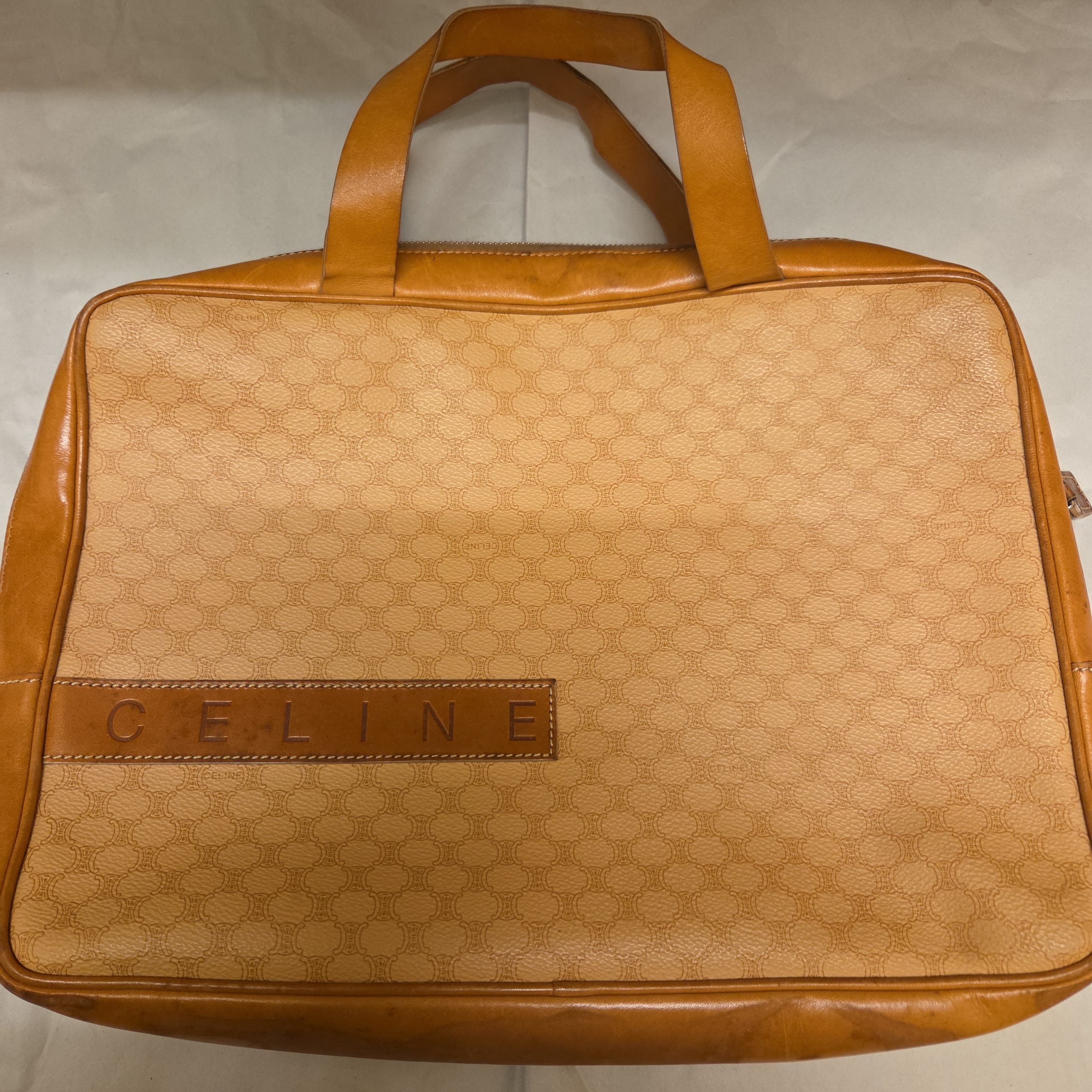 金額確定！重宝！輝く男！CELINEハンドビジネスバッグマカダム柄レザー