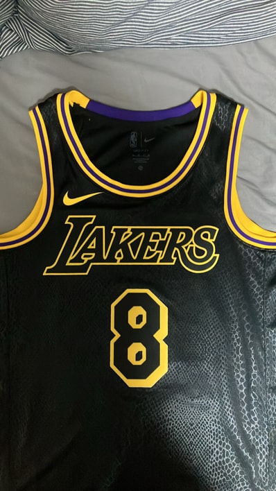 Nike Kobe Mamba Mentality Men's City Eddition Swingman Jersey "Black/Yellow" (FN7297-010)