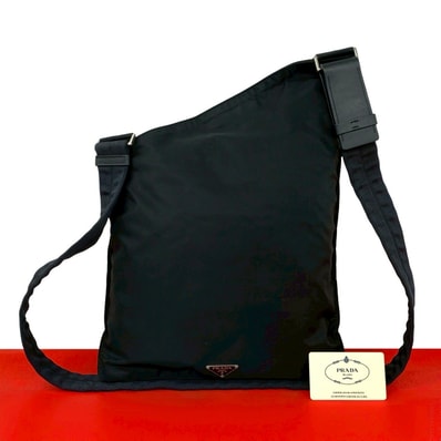 PRADA プラダ 三角ロゴ 金具 ナイロン レザー ショルダーバッグ ブラック
06512