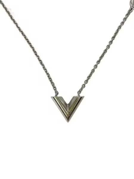 Louis Vuitton Essential V Supple Necklace "Silver"