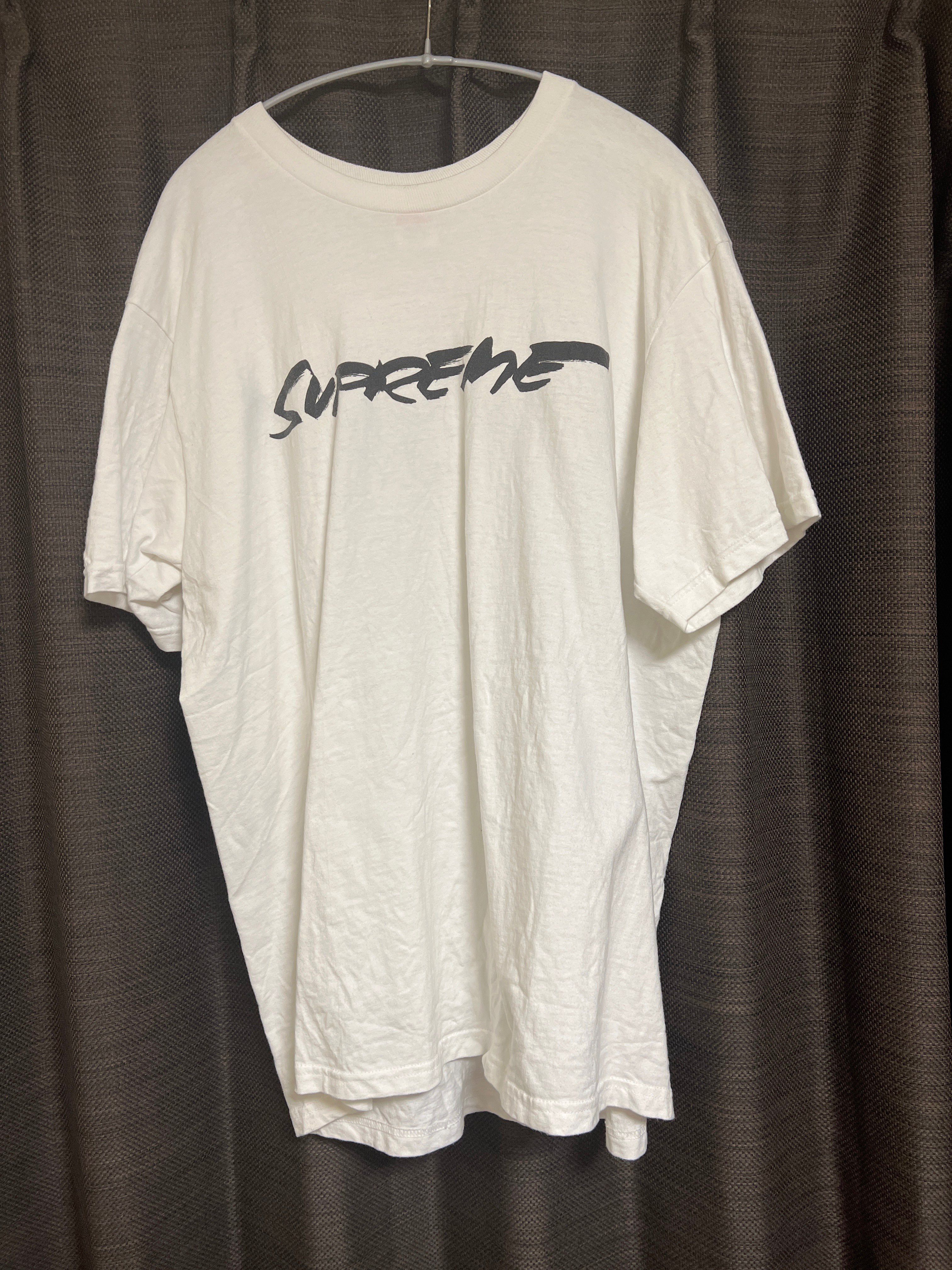 シュプリーム フューチュラ ロゴ Tシャツ "ホワイト"