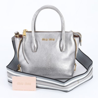 ■美品 ミュウミュウ マドラス 5BA003 ショルダーバッグ レザー