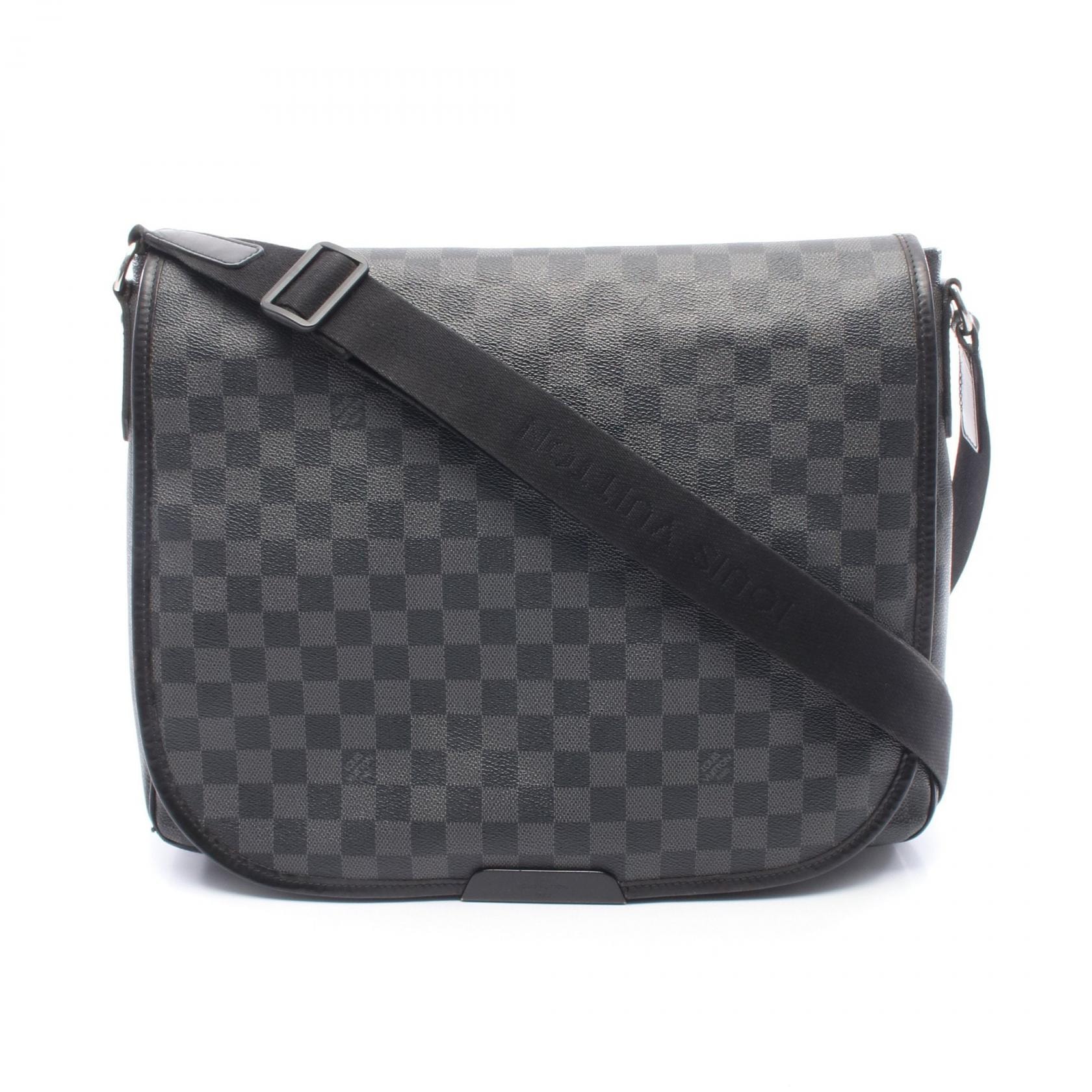 ルイ・ヴィトン LOUIS VUITTON ダニエルGM ダミエグラフィット ショルダーバッグ バッグ PVCコーティングキャンバス レザー ダミエ・グラフィット メンズ ブラック系 N58033 【中古】