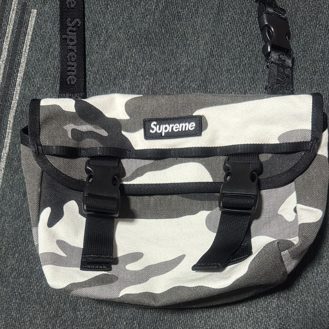 Supreme 25SS Mini Messenger Bag "Snow Camo"