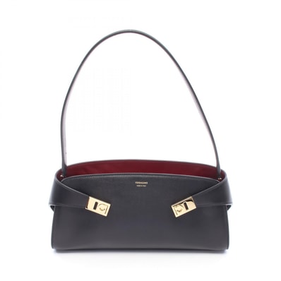 サルヴァトーレフェラガモ Salvatore Ferragamo HUG ハグ イーストウエスト ショルダーバッグ バッグ レザー レディース ブラック系 21A712795208 【新品】