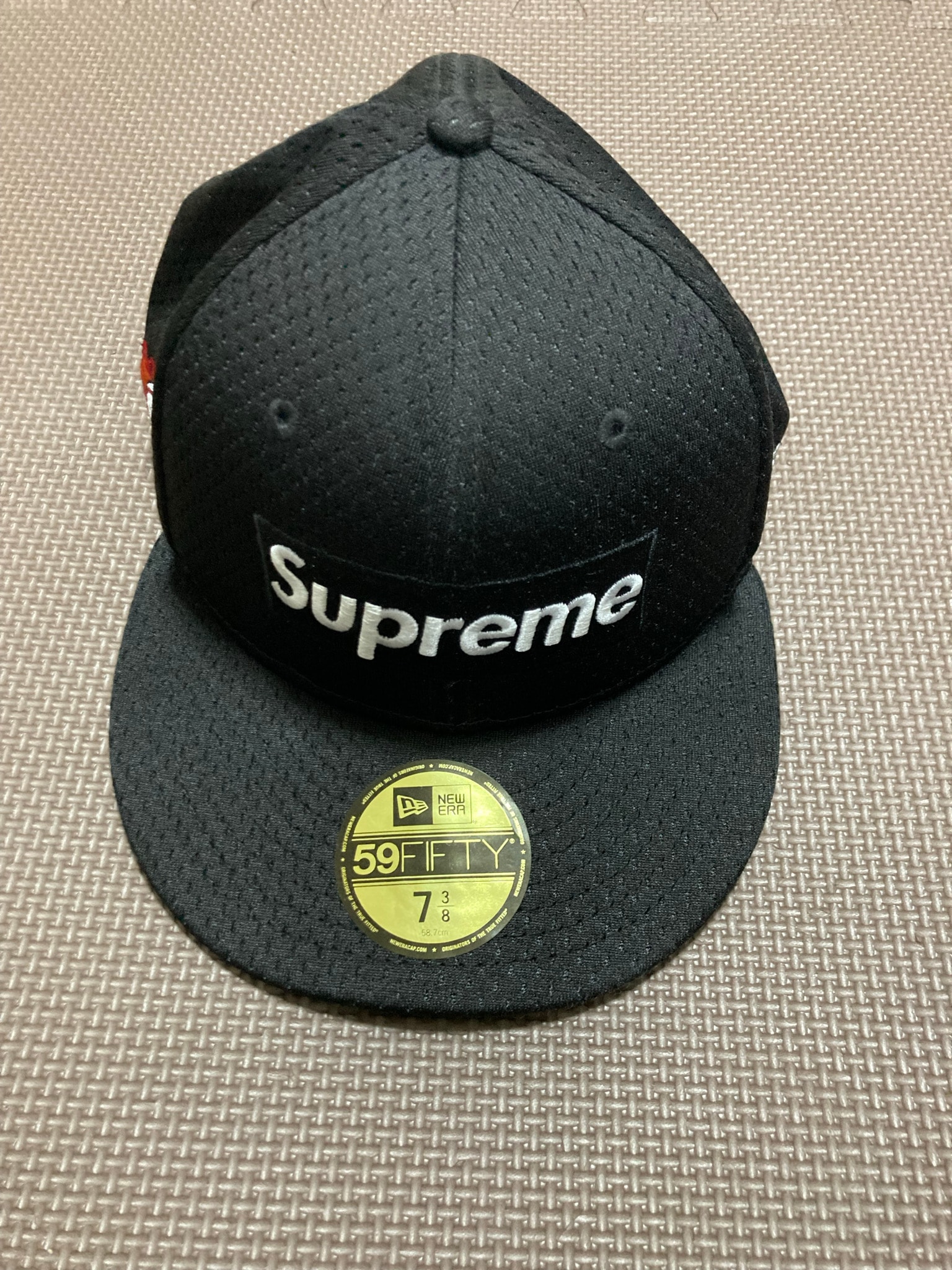 Supreme Mesh Box Logo New Era "Black"