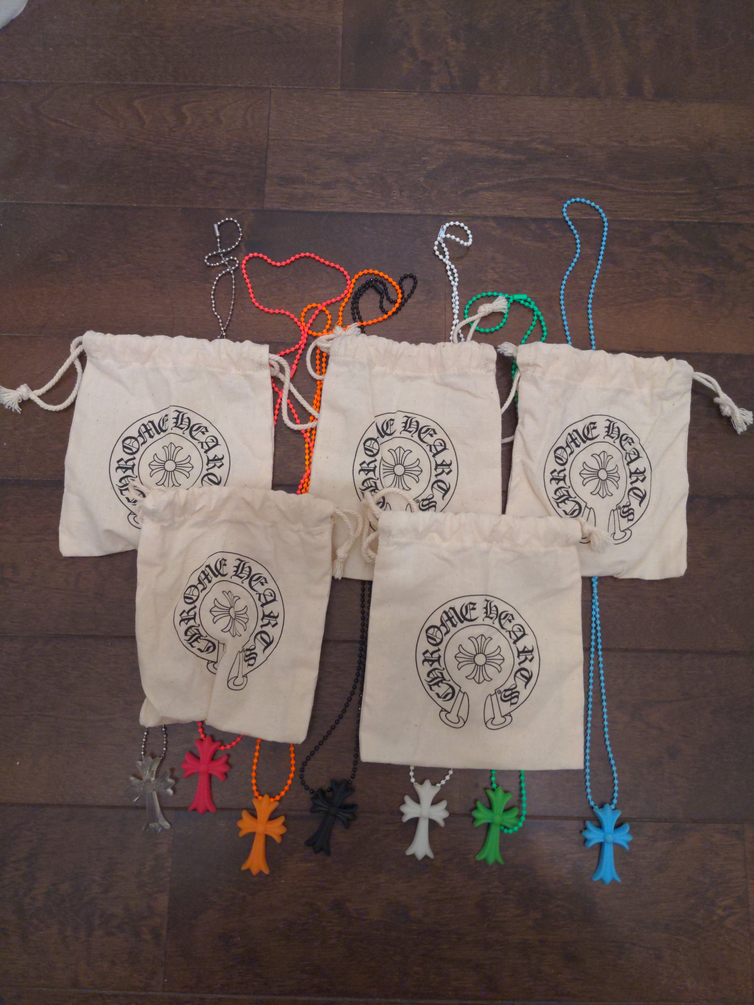 シリコンネックレス