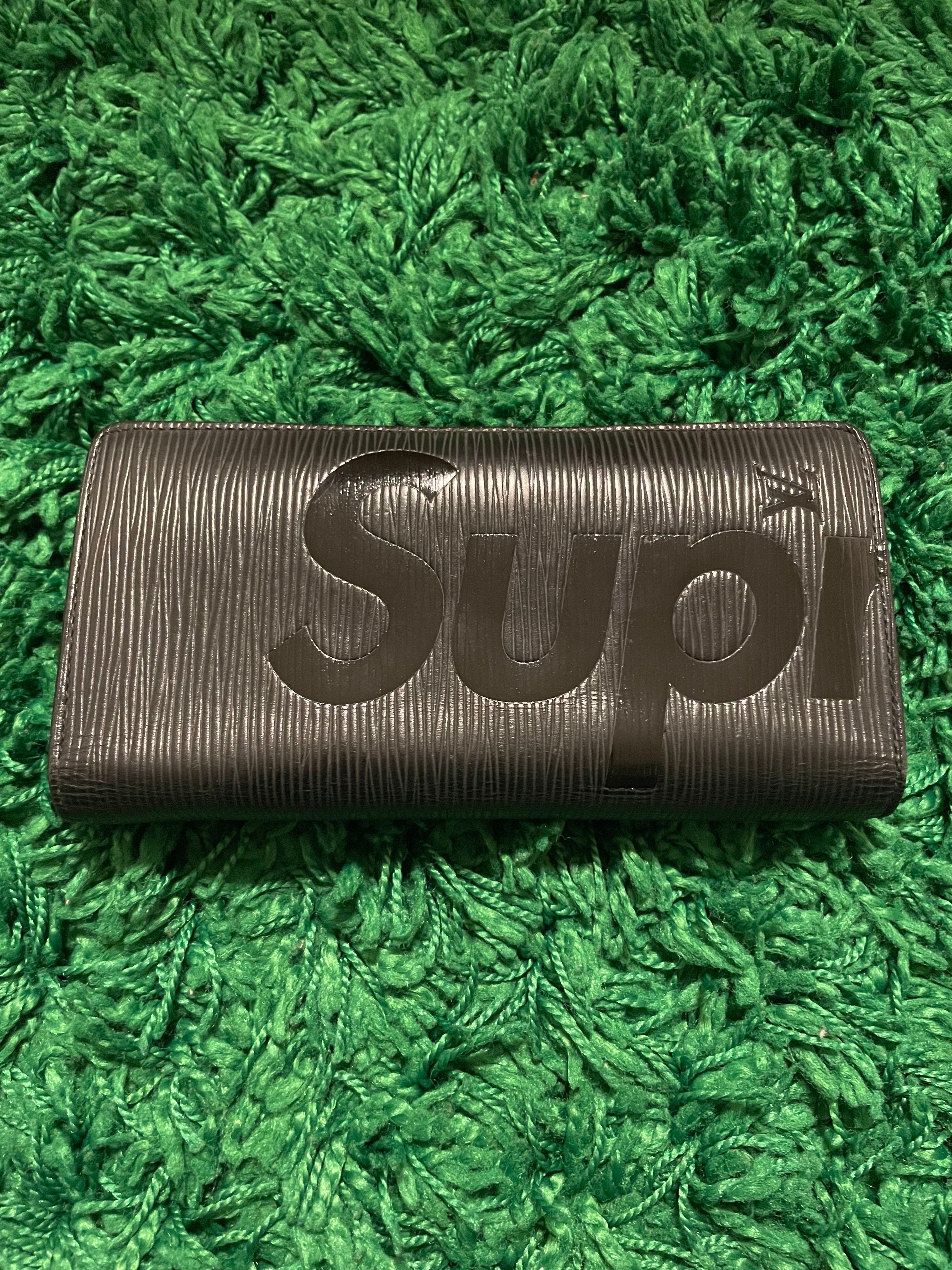 Supreme / Louis Vuitton Epi Portefeuille Brazza "Noir"