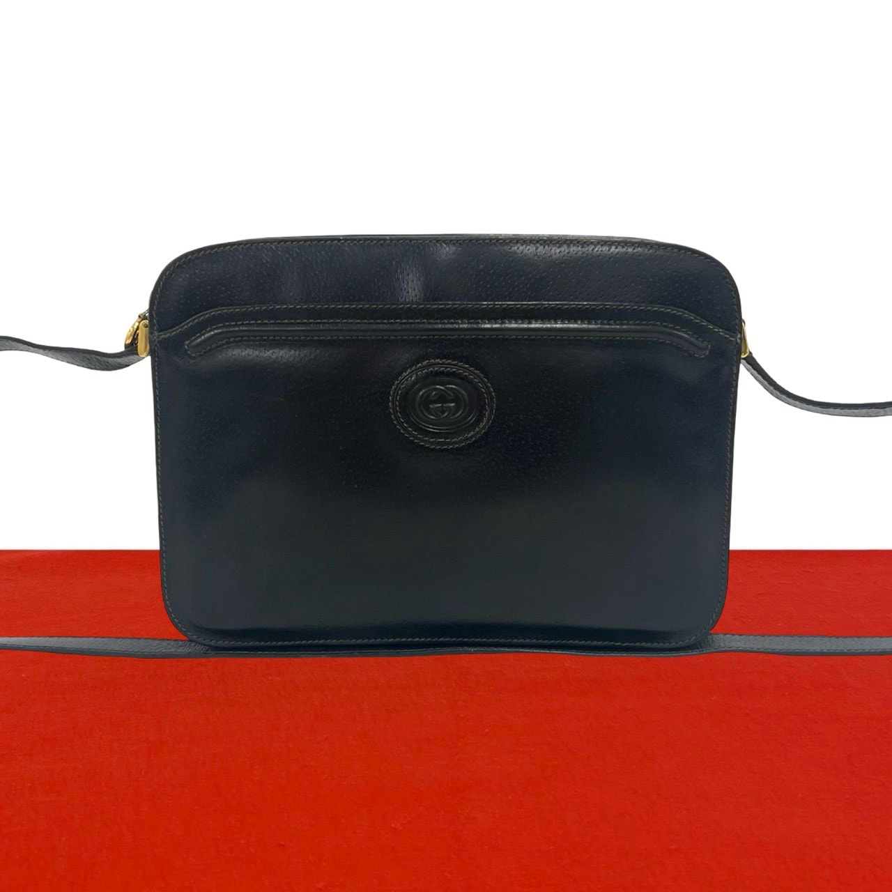 GUCCI グッチ GG ロゴ レザー ショルダーバッグ ブラック
 38124