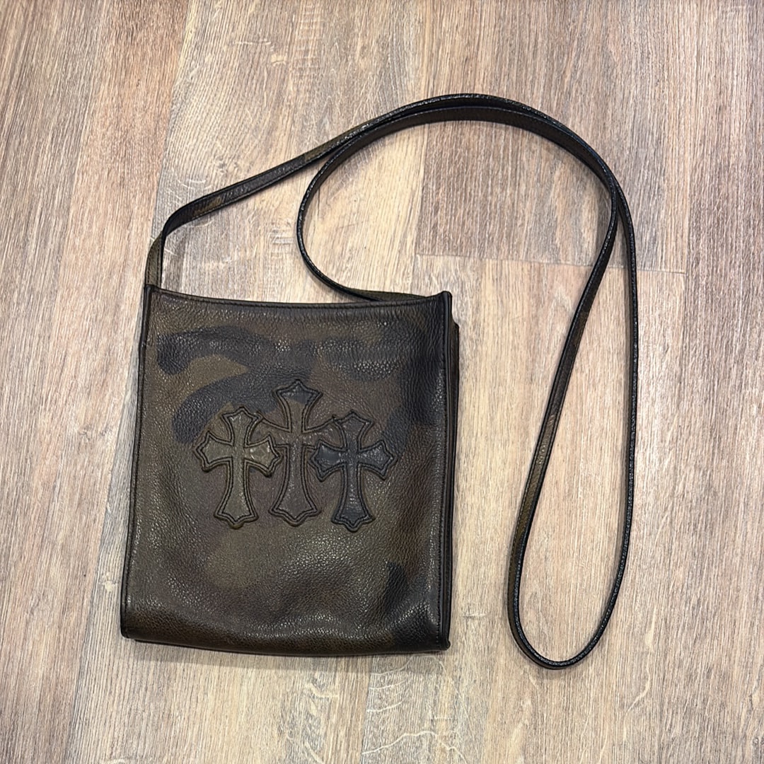 クロムハーツ スクエアポケット3クロスパッチレザーショルダーバッグ CHROME HEARTS クロムハーツ スクエアポケット 3クロスパッチ レザー