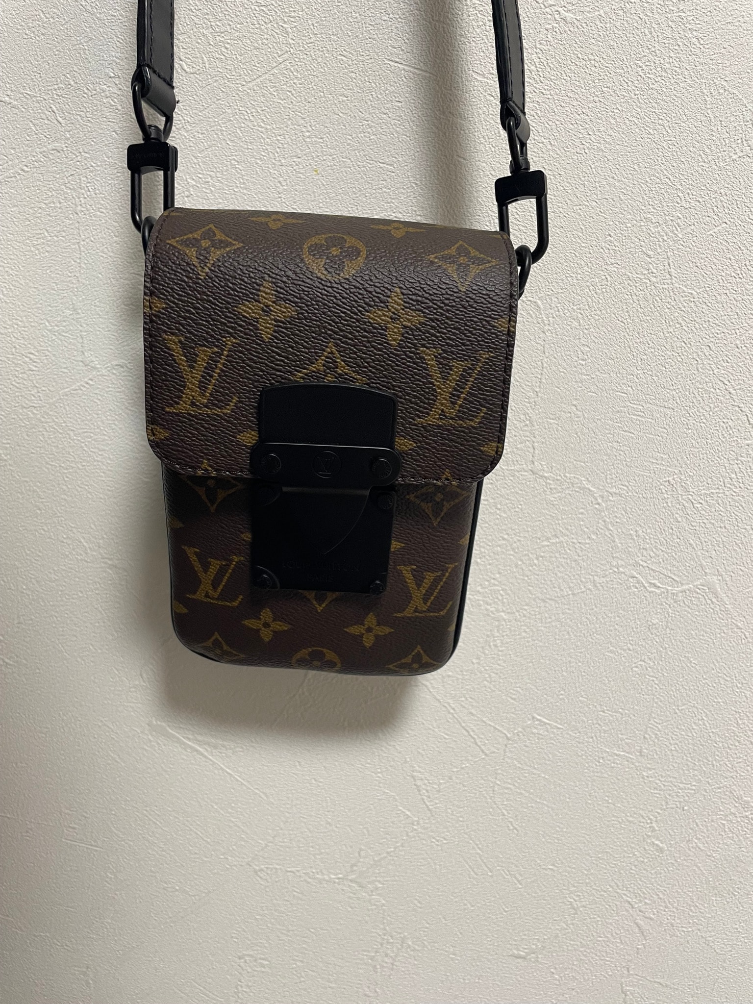 Louis Vuitton S-Lock Vertical Wearable Wallet Monogram Macassar "Noir"