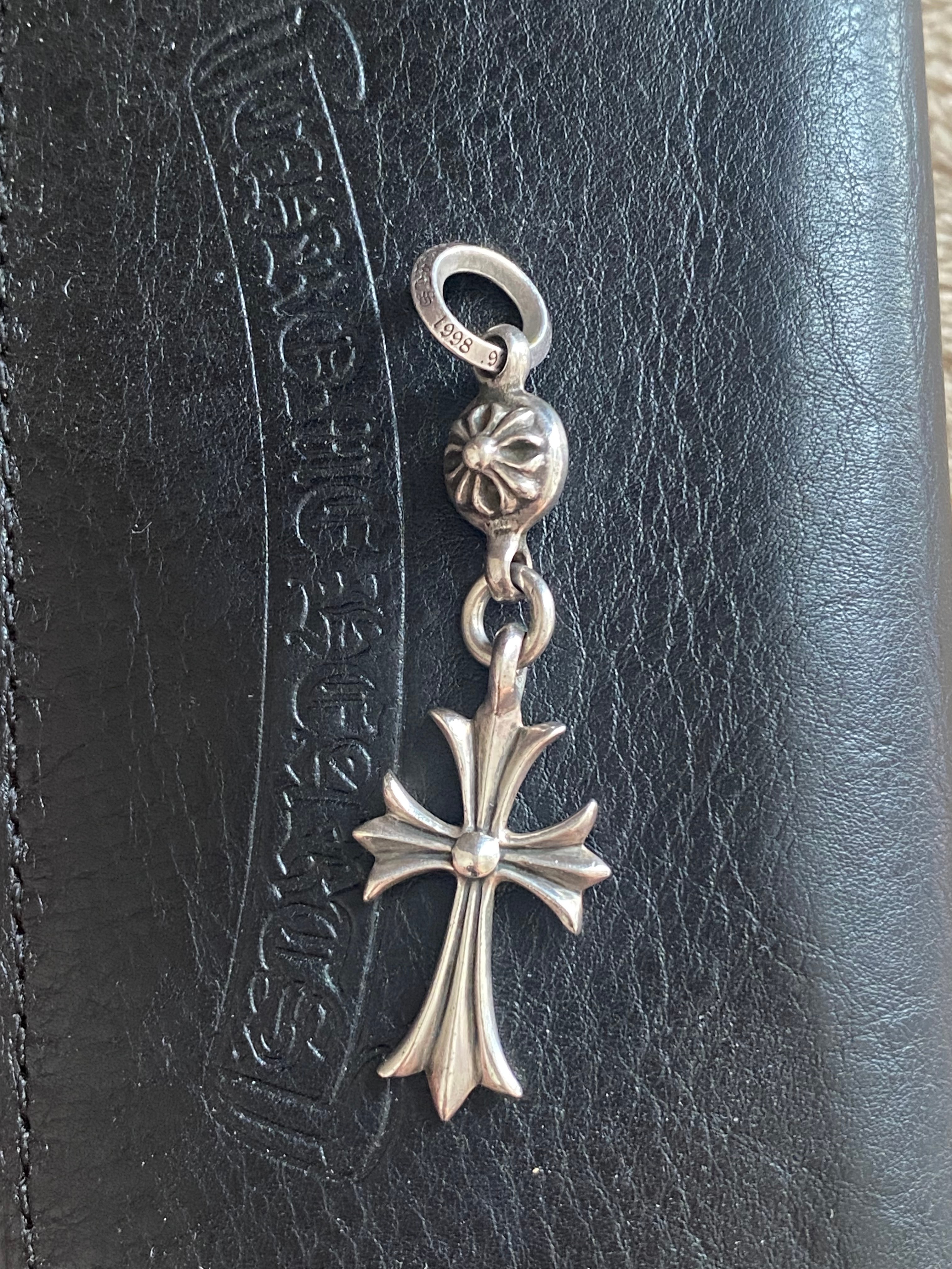 クロムハーツ 1 ボール タイニー CH クロス チャーム 