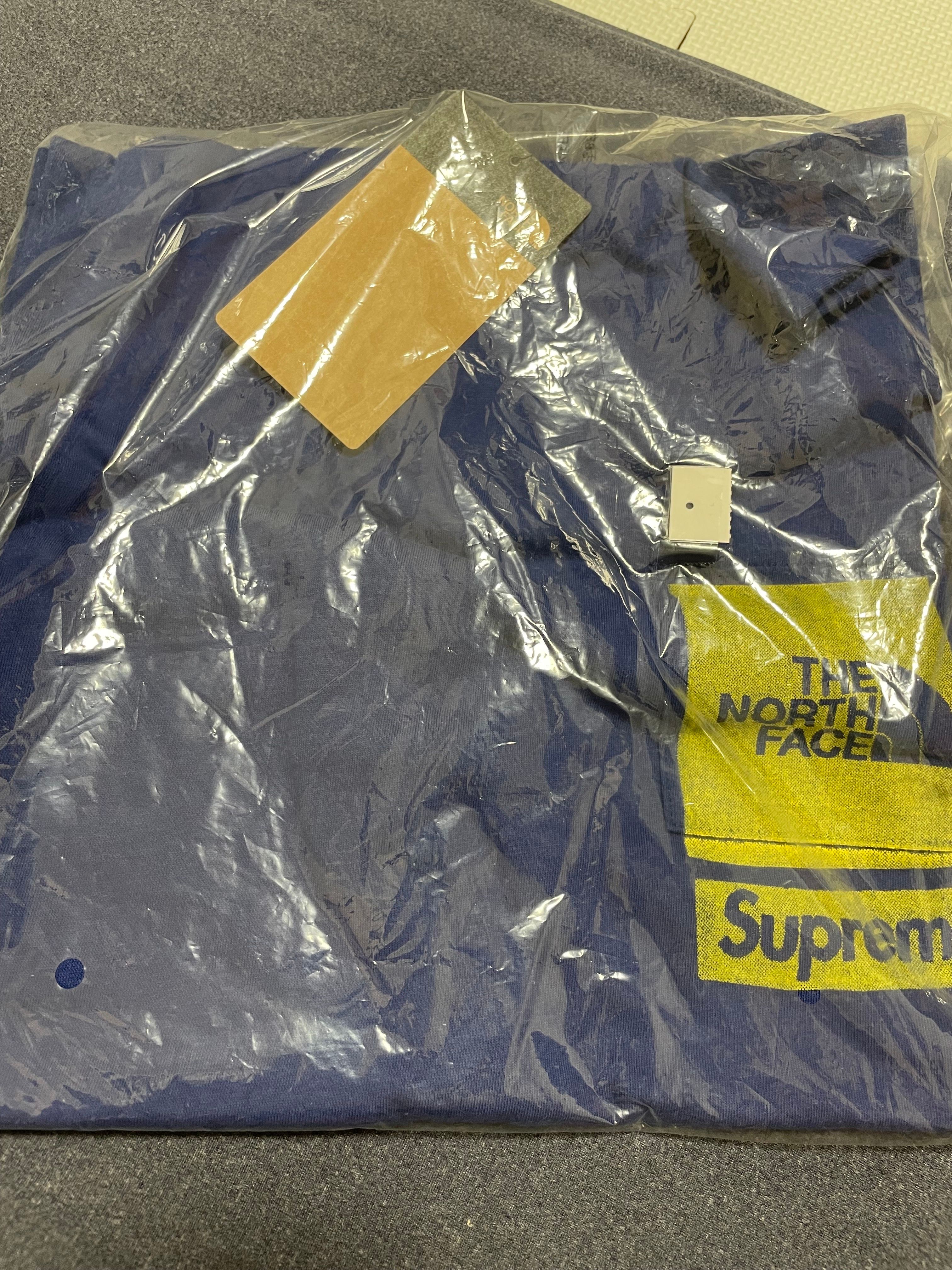 Supreme x The North Face Printed Pocket Tee "Navy"