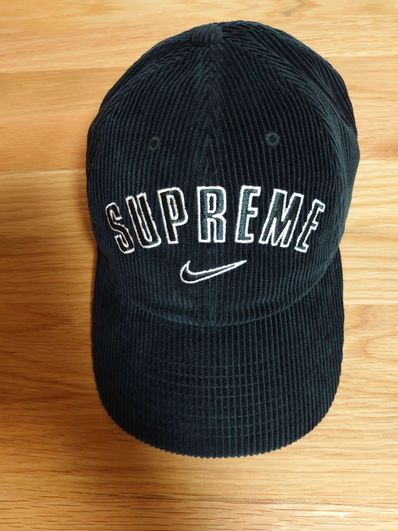 Supreme / Nike Arc Corduroy 6-Panel "Black"
