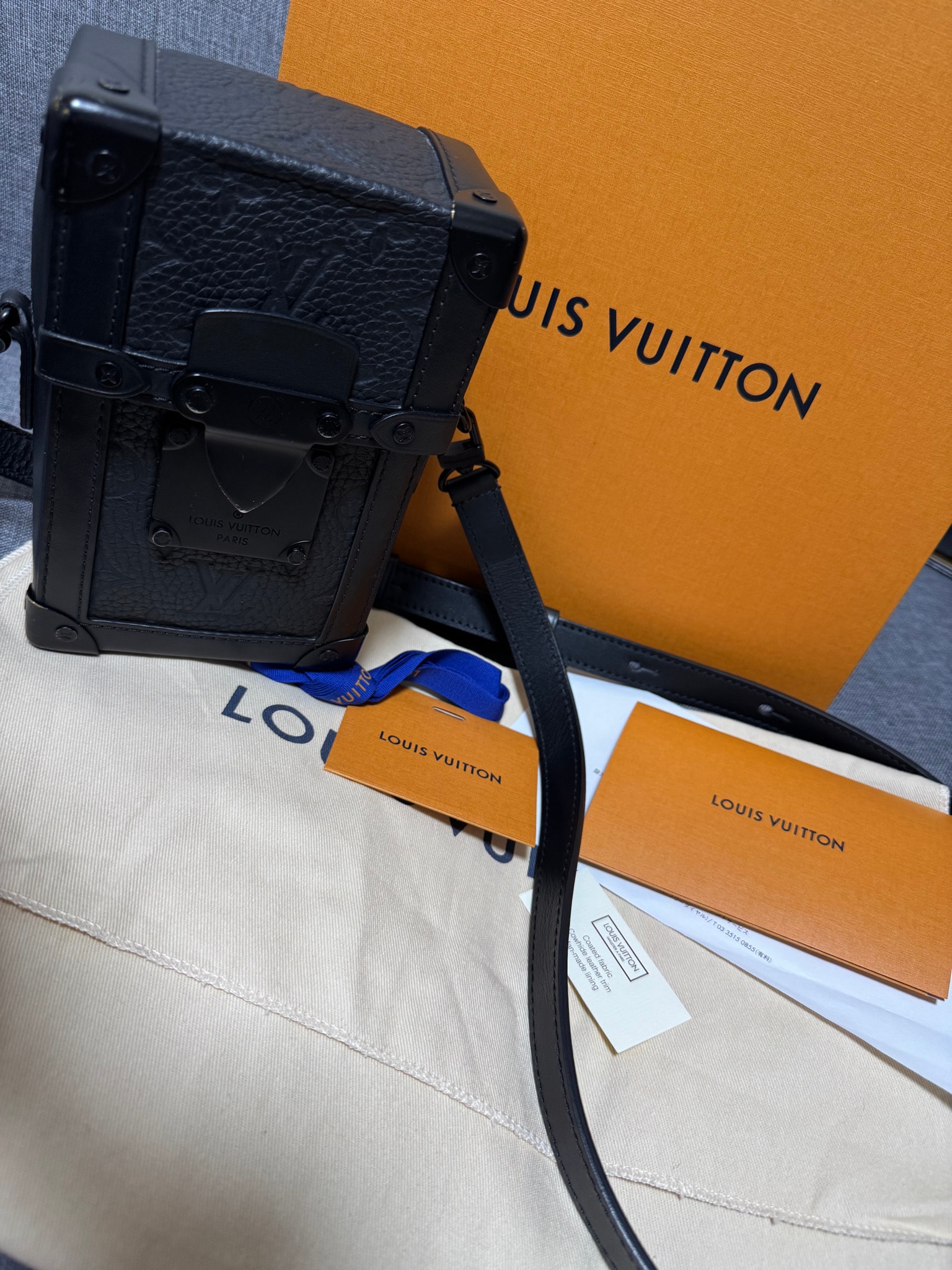Louis Vuitton Vertical Trunk Wearable Wallet Taurillon Monogram Leather "Noir"