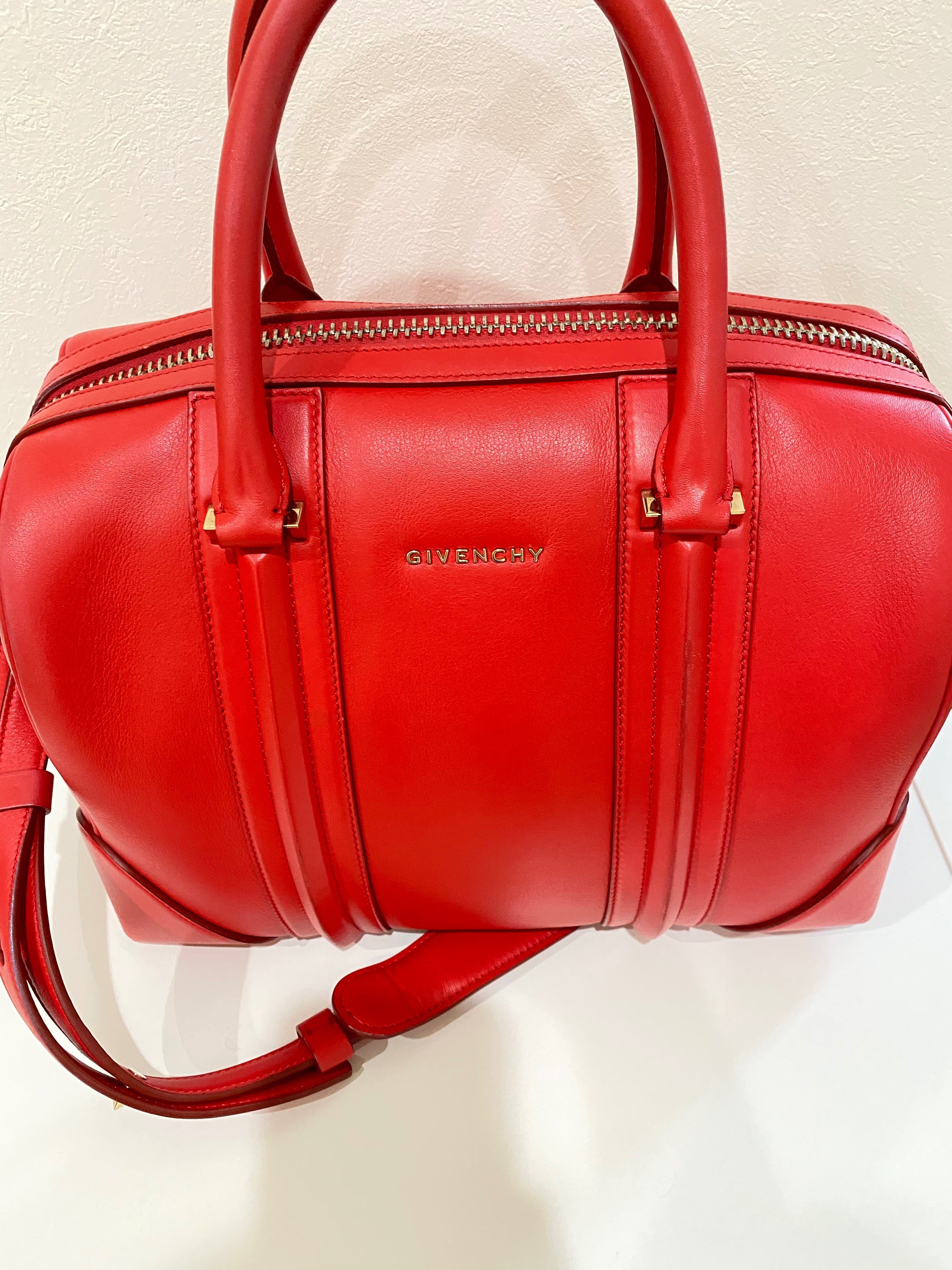 GIVENCHY ルクレツィア