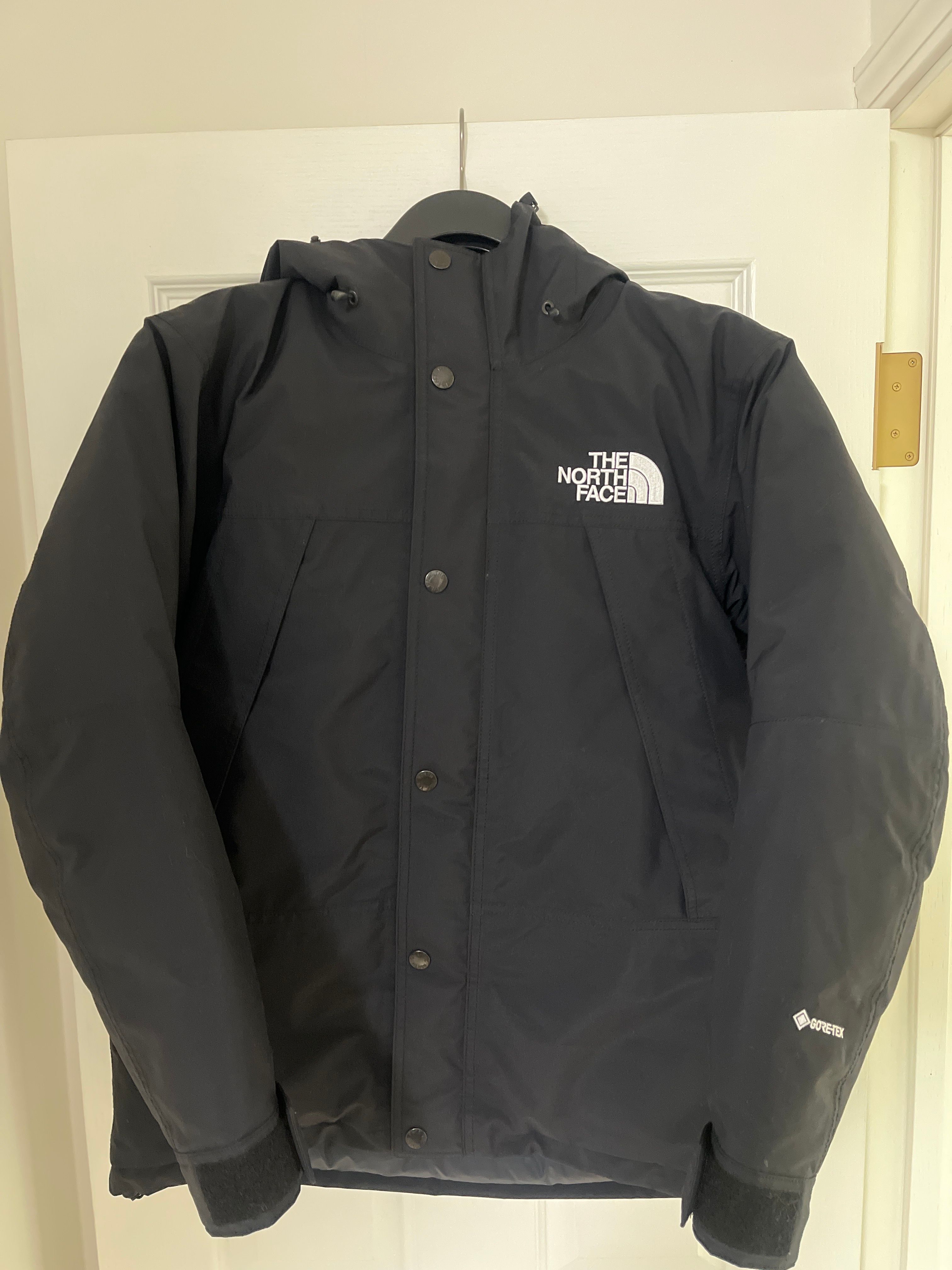The North Face Mountain Down Jacket "Black"