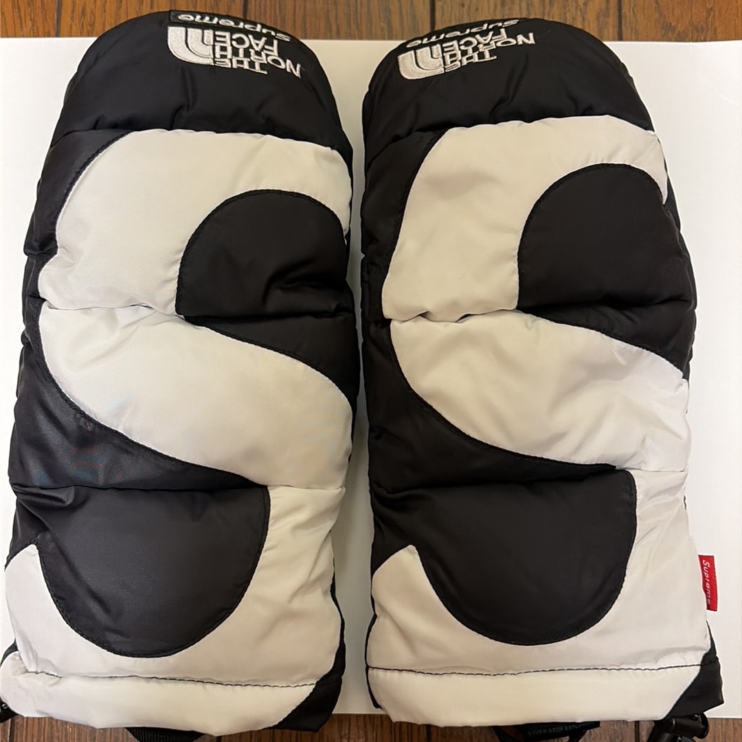 Supreme x The North Face S Logo Nuptse Mitts "Black"