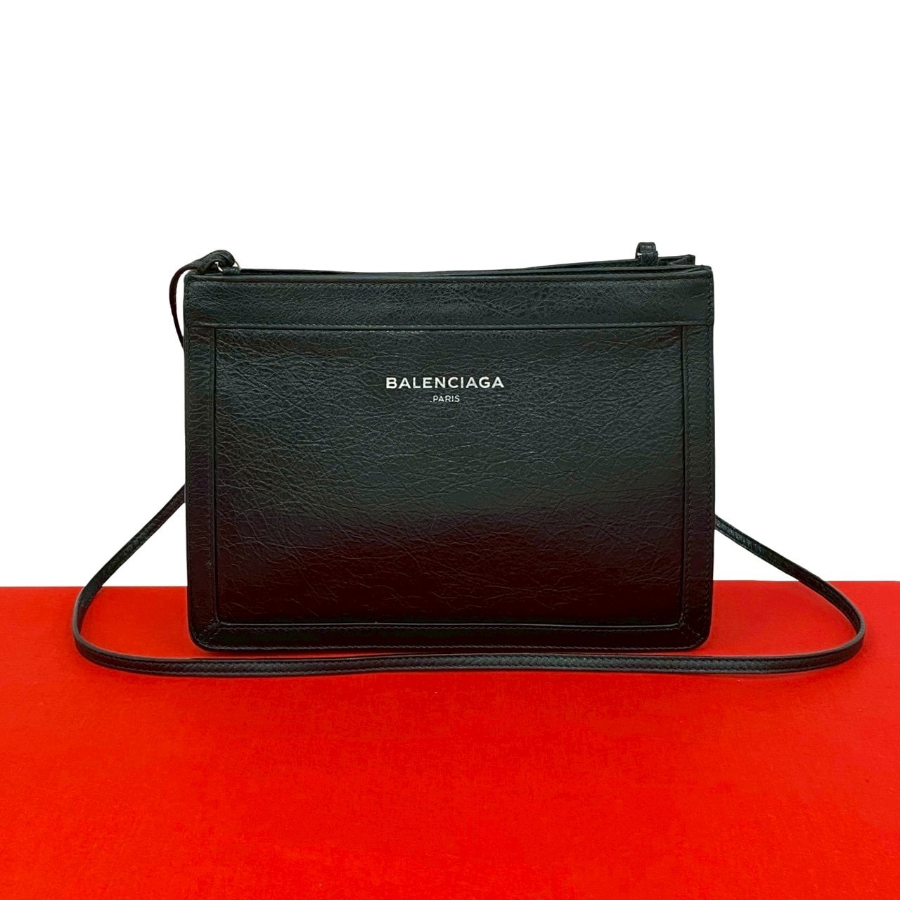 BALENCIAGA バレンシアガ レザー ショルダーバッグ ブラック
26924