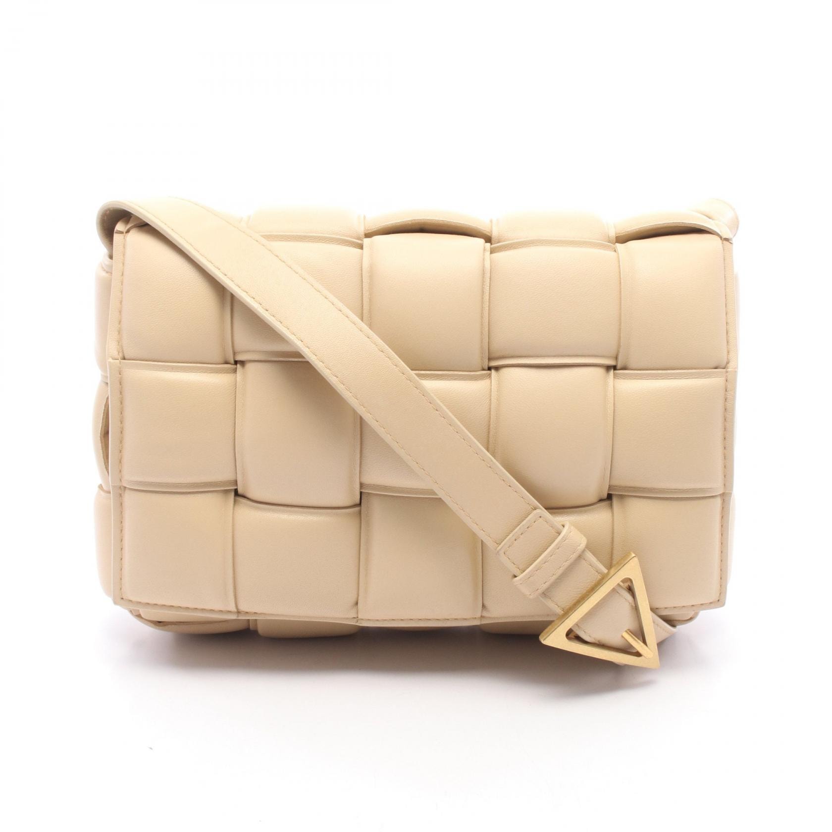 ボッテガヴェネタ BOTTEGA VENETA パデッド カセット ショルダーバッグ バッグ レザー レディース ベージュ系 【中古】
