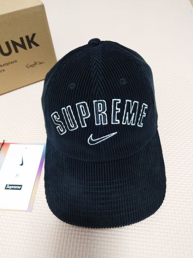 Supreme / Nike Arc Corduroy 6-Panel "Black"