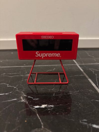 Supreme / Seiko Marathon Clock "Red"