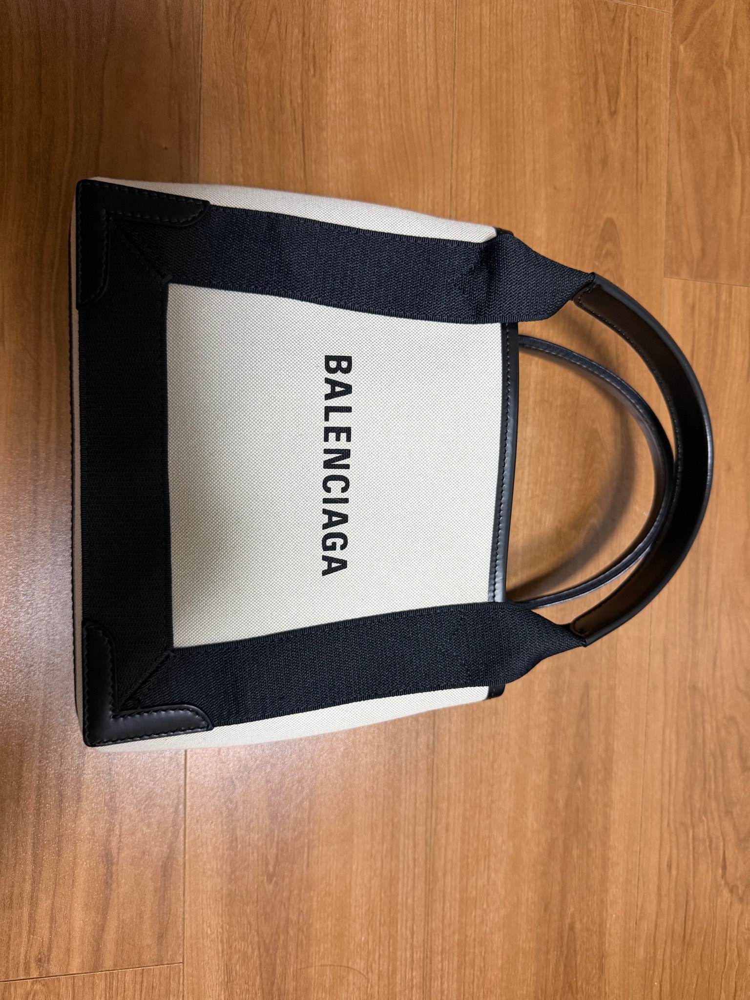 BALENCIAGA Women's Navy Cabas Small "Beige"
