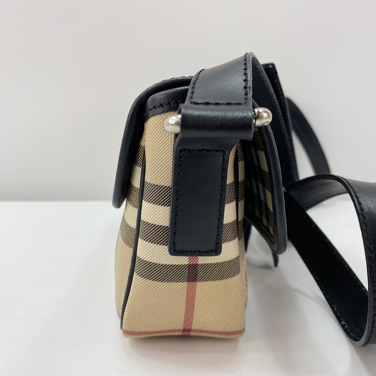 BURBERRY バーバリー　ショルダーバッグ　ノバチェック　ブラック　PVC C (やや傷や汚れあり)】バーバリー BURBERRY ノバチェック ショルダー